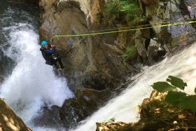 Canyoning en rivière dans les Pyrénées